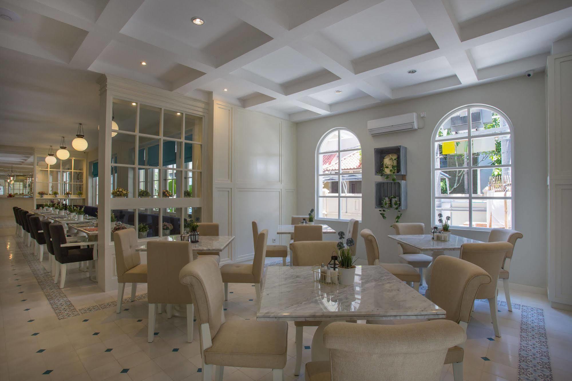 Amalfi Hotel Seminyak Екстер'єр фото