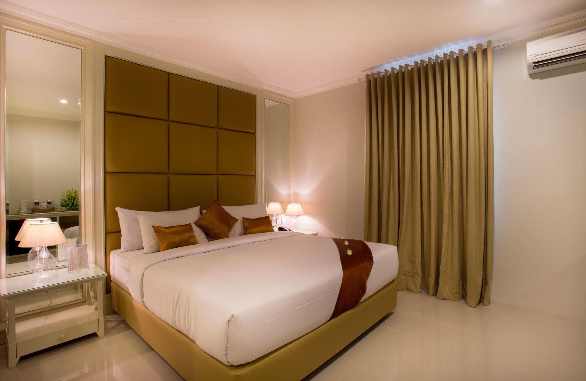Amalfi Hotel Seminyak Екстер'єр фото